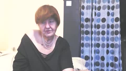 Snapshot of wildredcat chatting on 11/29/25, 10:29 WildRedCat online show from 11/29/25, 10:29