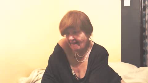 Snapshot of wildredcat chatting on 12/04/25, 07:22 WildRedCat online show from 12/04/25, 07:22