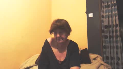 Snapshot of wildredcat chatting on 04/21/26, 09:50 WildRedCat online show from 04/21/26, 09:50