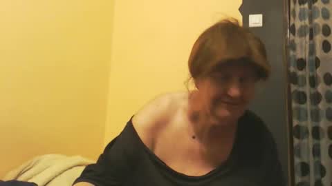 Snapshot of wildredcat chatting on 05/15/26, 09:11 WildRedCat online show from 05/15/26, 09:11