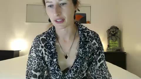 Snapshot of wildrose_l chatting on 10/09/25, 02:09 WildRose L - check my Pinned tweet if you dont see me online within 5 minutes after Ive sent email notifications online show from 10/09/25, 02:09