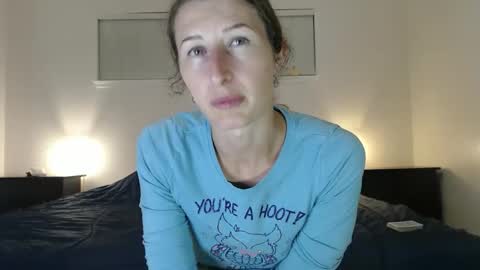 Snapshot of wildrose_l chatting on 11/15/25, 03:04 WildRose L - check my Pinned tweet if you dont see me online within 5 minutes after Ive sent email notifications online show from 11/15/25, 03:04