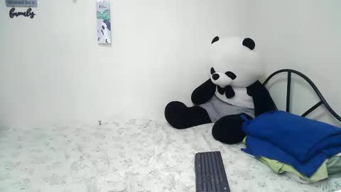 Rhean online show from 02/17/25, 06:09