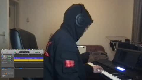 wildtux240722 online show from 03/01/26, 04:47