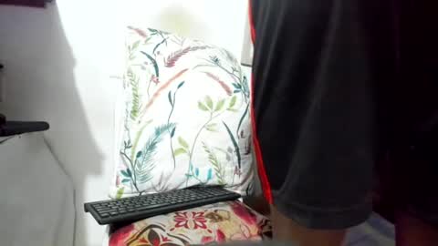 Snapshot of wilfer484725 chatting on 07/13/26, 12:19 wilfer online show from 07/13/26, 12:19