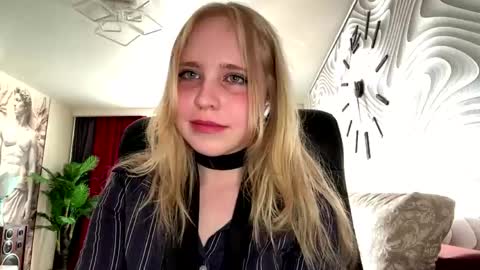 Snapshot of wilhelminafraker chatting on 05/24/26, 02:11 Anny online show from 05/24/26, 02:11