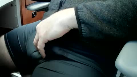 Snapshot of willecumtoday chatting on 12/04/25, 01:31 Will online show from 12/04/25, 01:31