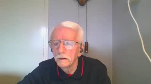 Snapshot of willem77779 chatting on 12/19/25, 01:51 willem77779 online show from 12/19/25, 01:51
