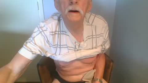 Snapshot of willem77779 chatting on 06/15/26, 09:55 willem77779 online show from 06/15/26, 09:55