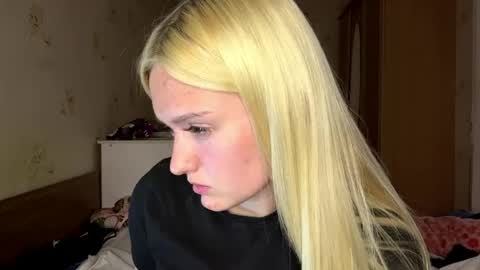 Sophia online show from 05/17/26, 06:04