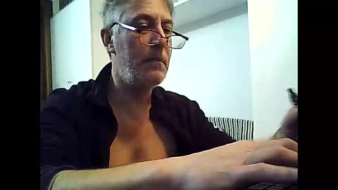 Snapshot of willfire71 chatting on 01/02/25, 09:54 Willfire71 online show from 01/02/25, 09:54