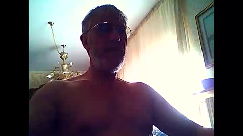 Snapshot of willfire71 chatting on 10/15/25, 08:25 Willfire71 online show from 10/15/25, 08:25