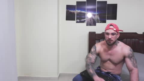 Snapshot of willhottwil1 chatting on 03/08/25, 04:12 BISEXUAL guys playing a little FOLLOW online show from 03/08/25, 04:12