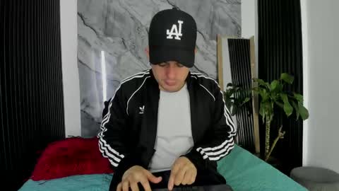 Snapshot of william_steel_ chatting on 09/11/25, 11:43 William Steel online show from 09/11/25, 11:43