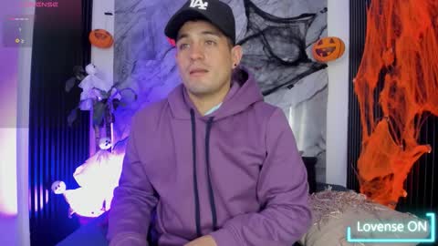 Snapshot of william_steel_ chatting on 10/18/25, 04:15 William Steel online show from 10/18/25, 04:15