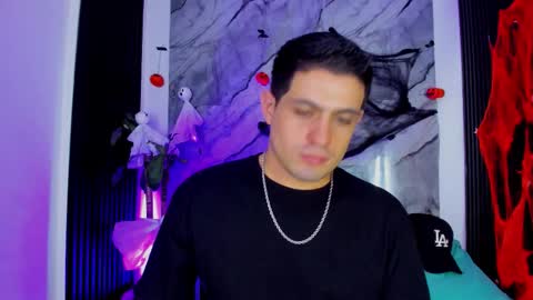 Snapshot of william_steel_ chatting on 10/26/25, 03:56 William Steel online show from 10/26/25, 03:56