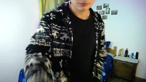 Snapshot of willmonkey chatting on 10/19/25, 03:40 willmonkey online show from 10/19/25, 03:40