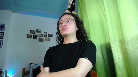 Snapshot of willmonkey chatting on 11/16/25, 05:18 willmonkey online show from 11/16/25, 05:18