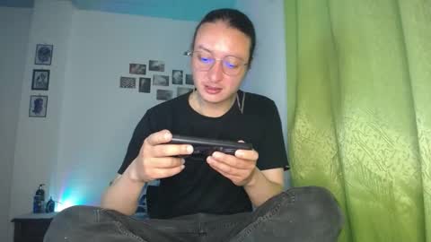 Snapshot of willmonkey chatting on 11/28/25, 02:36 willmonkey online show from 11/28/25, 02:36