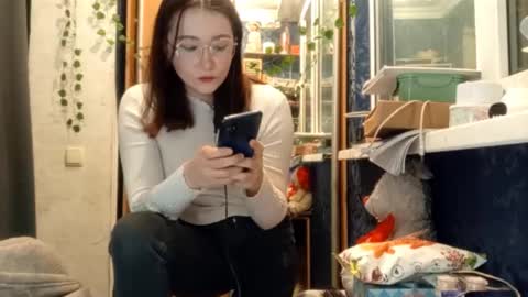 Phoebe online show from 02/19/26, 09:00