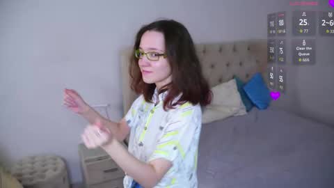 for u Alise online show from 10/17/25, 04:48