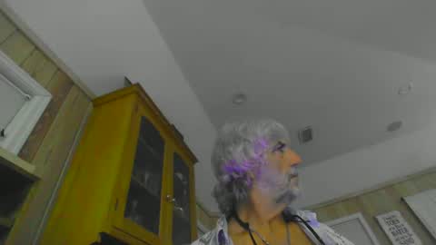 Snapshot of wineman2020 chatting on 02/10/25, 08:53 Charlie online show from 02/10/25, 08:53