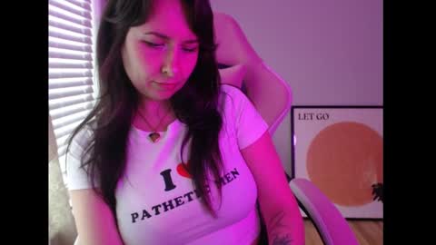 Snapshot of wingardiumleveveosa chatting on 09/08/25, 11:48 Eevie online show from 09/08/25, 11:48