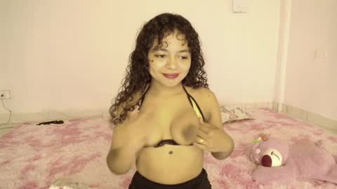 Snapshot of winnifer_gonzalez chatting on 06/10/26, 02:12 Winnifer Gonzalez online show from 06/10/26, 02:12