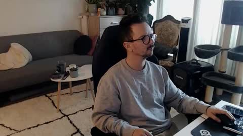 cream36 online show from 10/10/25, 08:24