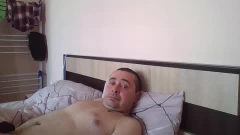 Snapshot of winston1982q chatting on 04/12/26, 08:41 winston1982q online show from 04/12/26, 08:41