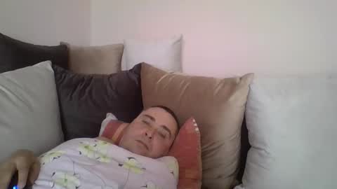 Snapshot of winston1982q chatting on 04/13/26, 06:41 winston1982q online show from 04/13/26, 06:41