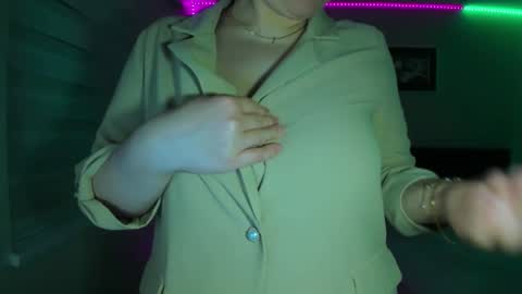 Winter Miracle online show from 04/21/26, 06:09