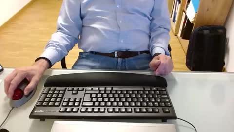 Snapshot of winterfreund99 chatting on 11/16/25, 12:33 winterfreund99 online show from 11/16/25, 12:33