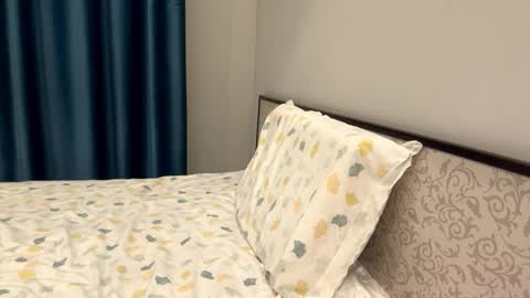 Snapshot of winterluchini chatting on 11/27/25, 03:14 Amina online show from 11/27/25, 03:14