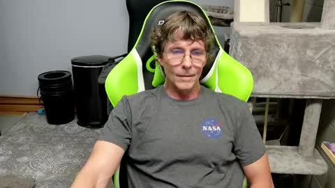 Snapshot of wirehead1970 chatting on 09/09/25, 12:32 wirehead1970 online show from 09/09/25, 12:32