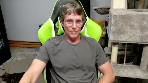 Snapshot of wirehead1970 chatting on 10/07/25, 12:52 wirehead1970 online show from 10/07/25, 12:52
