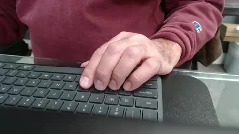 Snapshot of wisanonymousman chatting on 11/12/25, 11:03 Wisa Randy online show from 11/12/25, 11:03