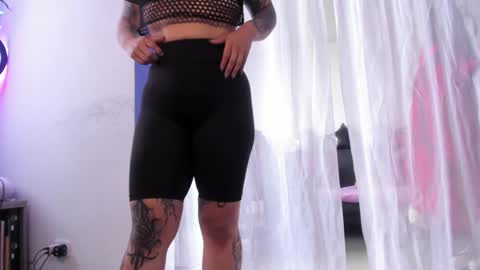     Luna Violeta  A r t i s t  online show from 01/05/25, 08:00