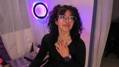     Luna Violeta  A r t i s t  online show from 01/06/25, 11:09