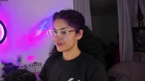     Luna Violeta  A r t i s t  online show from 02/19/25, 02:33