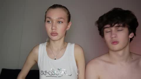 wladilia online show from 12/18/25, 06:03