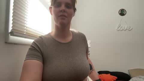 Snapshot of wldntulik2no chatting on 01/09/25, 04:49 Moth online show from 01/09/25, 04:49