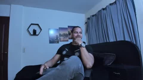 Snapshot of wncmodels chatting on 11/21/25, 04:33 Magnus Dark independent model online show from 11/21/25, 04:33