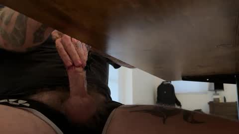 Snapshot of wobbleyballs chatting on 12/16/24, 10:13 wobbleyballs online show from 12/16/24, 10:13