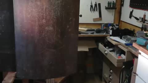 Snapshot of wolf021221 chatting on 11/21/25, 02:05 wolf021221 online show from 11/21/25, 02:05