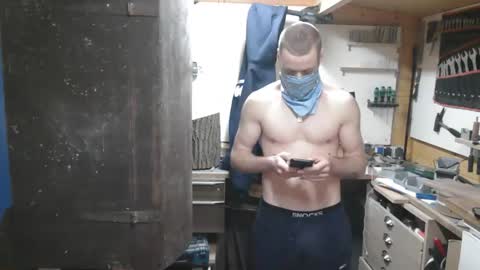 Snapshot of wolf021221 chatting on 12/21/25, 03:08 wolf021221 online show from 12/21/25, 03:08