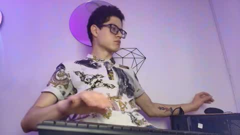 Snapshot of wolfan_sky chatting on 10/22/25, 11:54  W O L F  online show from 10/22/25, 11:54
