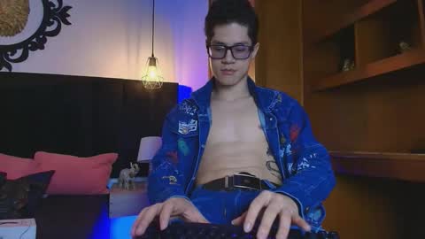  W O L F  online show from 03/30/26, 11:11