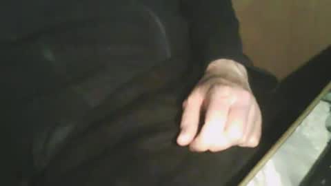 wolfie_2910 online show from 04/29/26, 04:44
