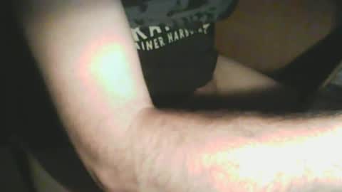 wolfie_2910 online show from 06/19/26, 05:39